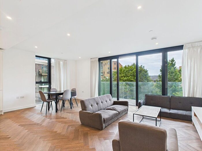 2 Bedroom Flat For Sale In Gauging Square, London, E1W