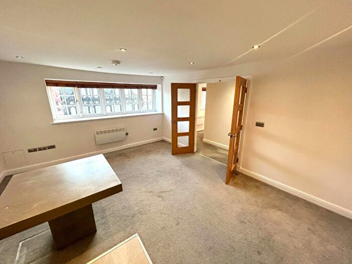 2 Bedroom Apartment To Rent In Grove Way, Wilmslow, SK9