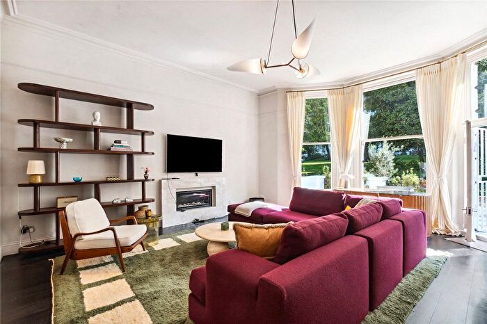 3 Bedroom Flat To Rent In Ladbroke Gardens, London, W11