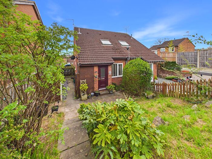 1 Bedroom End Of Terrace House For Sale In Bishops Drive, Oakwood, DE21