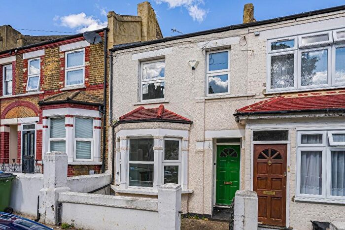 2 Bedroom Terraced House For Sale In Congo Road, London, SE18