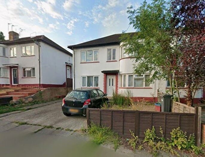 3 Bedroom Maisonette To Rent In Hexham Gardens, Isleworth, TW7