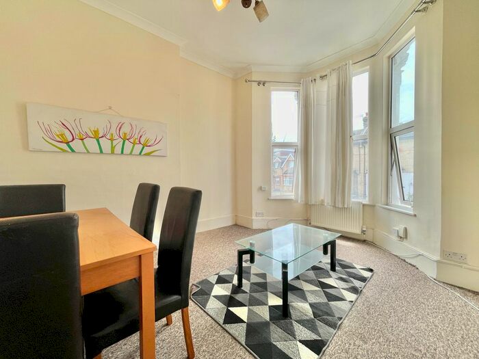 1 Bedroom Flat To Rent In Second Avenue, London, NW4