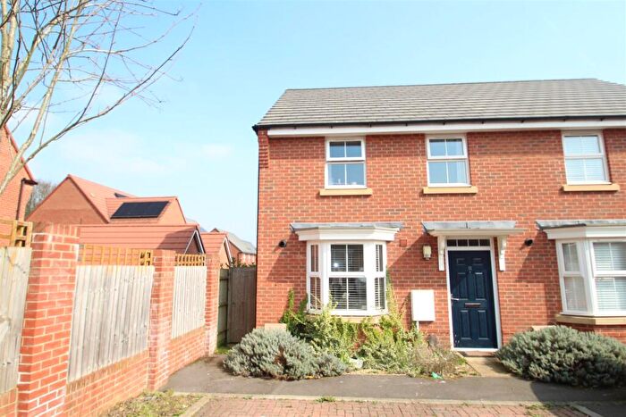 3 Bedroom End Of Terrace House To Rent In Burgundy Drive, Hemel Hempstead, HP2