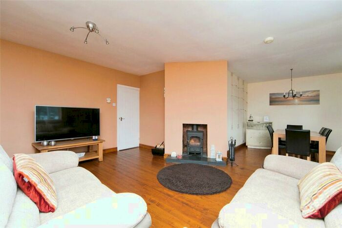 2 Bedroom Flat For Sale In Rhodfa'r Mor, Nefyn, Pwllheli, Gwynedd, LL53