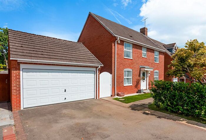 4 Bedroom Detached House For Sale In Hawthorn Way, Shipston-on-Stour, CV36