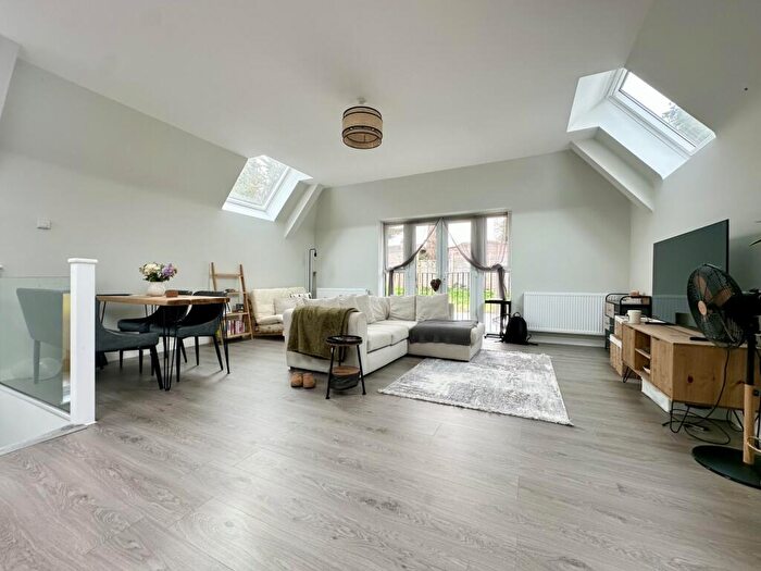 2 Bedroom Apartment To Rent In Brighton Road, Hooley, CR5