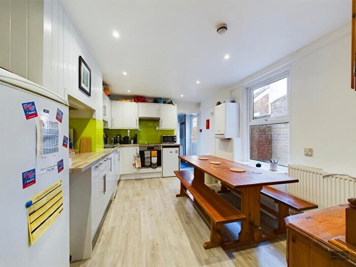 6 Bedroom House To Rent In Elmside, Exeter, EX4
