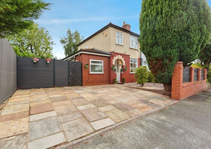 3 Bedroom Semi-detached House For Sale In The Crescent, Bredbury, Stockport, Greater Manchester, SK6