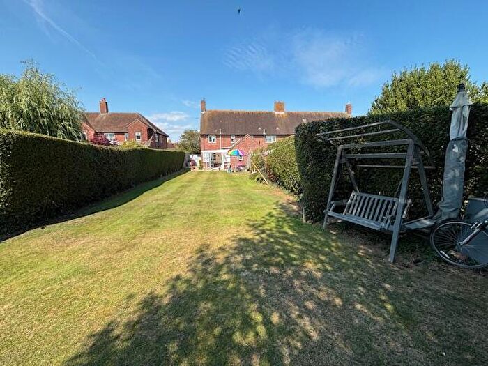 3 Bedroom End Of Terrace House For Sale In Mountwood Road, Selsey, PO20