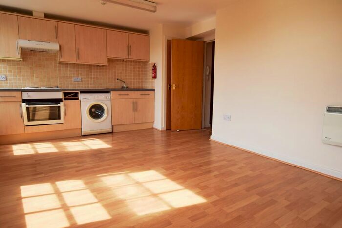 2 Bedroom Flat To Rent In Minton Chambers, - Westover Road, Bournemouth, BH1