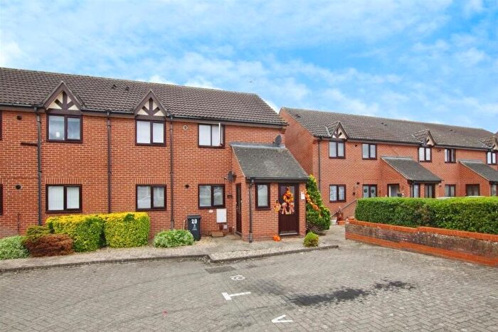 2 Bedroom Flat For Sale In Drew Street, Swindon, SN2