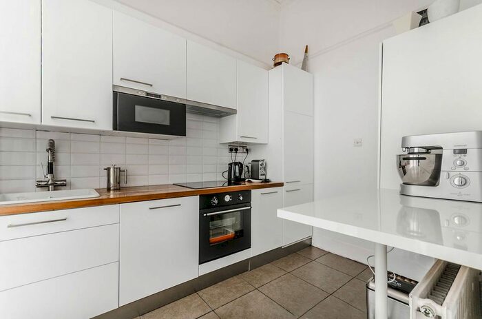 1 Bedroom Flat To Rent In Collingham Road, South Kensington, London, SW5