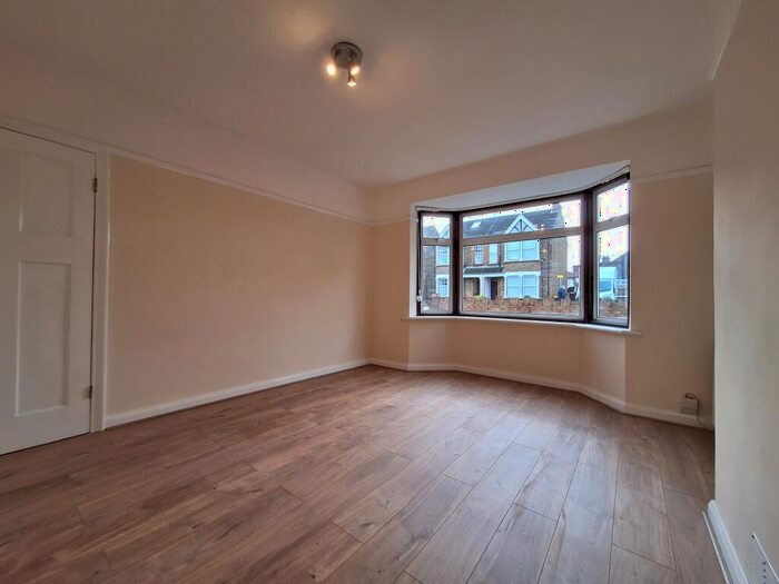 3 Bedroom House To Rent In The Brent, Dartford, DA1