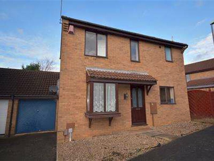 3 Bedroom Detached House To Rent In Verdant Vale, Northampton, NN4