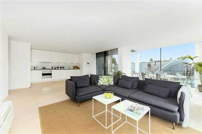 3 Bedroom Flat To Rent In Latitude House, Oval Road, London, NW1