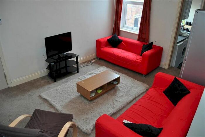 4 Bedroom Maisonette To Rent In Lavender Gardens, Jesmond, Newcastle Upon Tyne, NE2