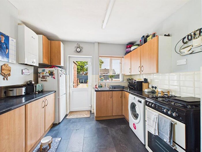 3 Bedroom End Of Terrace House For Sale In Loweswater Road, Binley, Coventry, CV3