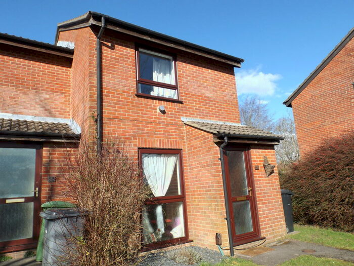 2 Bedroom House To Rent In Falcon View, Winchester., SO22