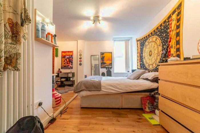 3 Bedroom Flat To Rent In Rothbury Terrace, Heaton, Newcastle Upon Tyne, NE6