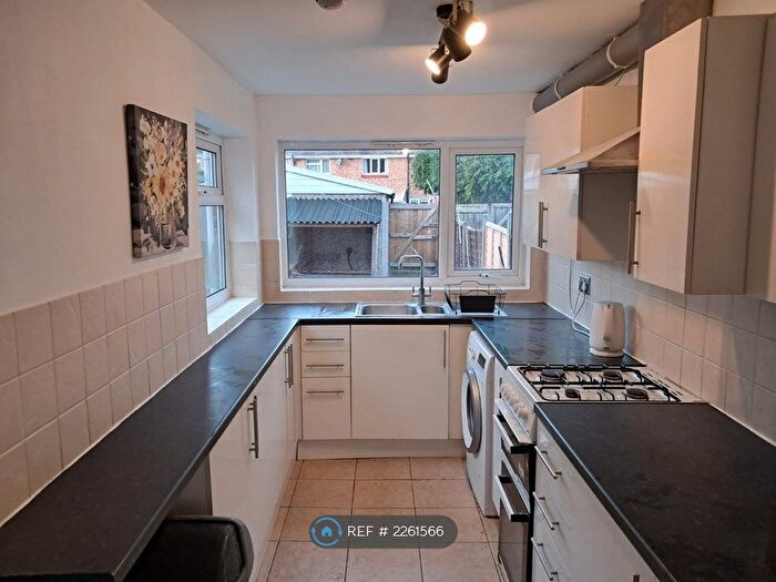 4 Bedroom Terraced House To Rent In Henwick Avenue, Worcester, WR2