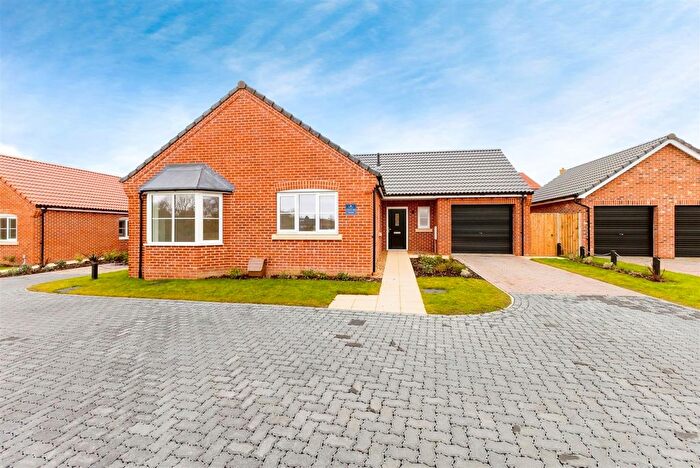 3 Bedroom Detached Bungalow For Sale In Barn Owl Close, Wrentham, Beccles, NR34