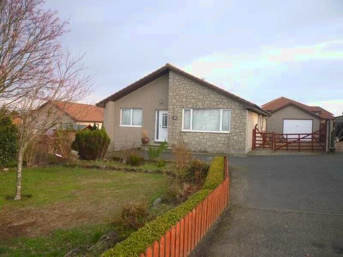 3 Bedroom Detached Bungalow To Rent In Lochwood Park, Kingseat, KY12