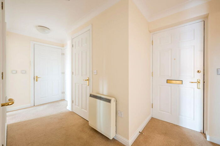 2 Bedroom Retirement Property For Sale In Paynes Park, Hitchin, SG5