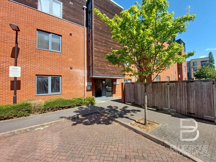 2 Bedroom Flat To Rent In Lanesborough Way, London, SW17