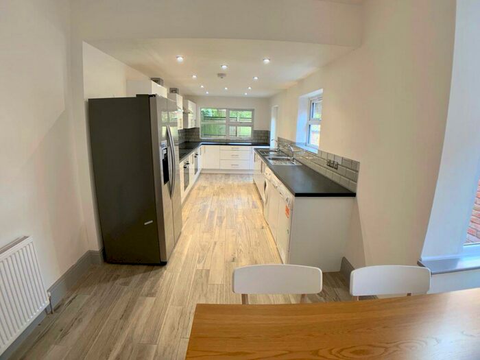 5 Bedroom Terraced House To Rent In Harrow Road, Leicester, LE3