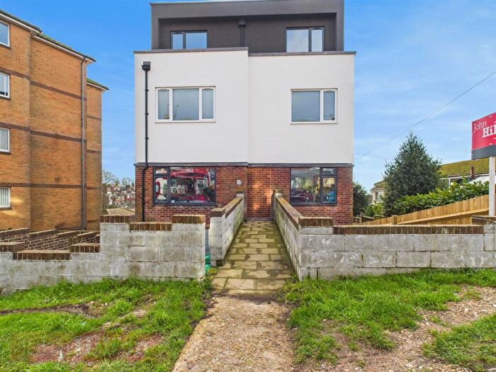 2 Bedroom Flat To Rent In Warren Way, Brighton, BN2