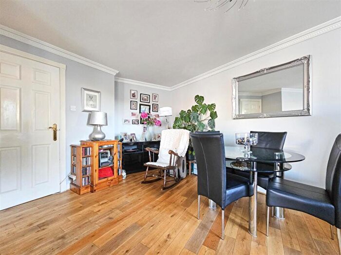 1 Bedroom Flat For Sale In Long Beach View, Eastbourne, BN23