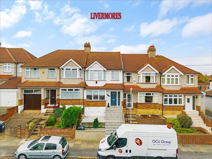 3 Bedroom Terraced House For Sale In Ashen Drive, Dartford, DA1