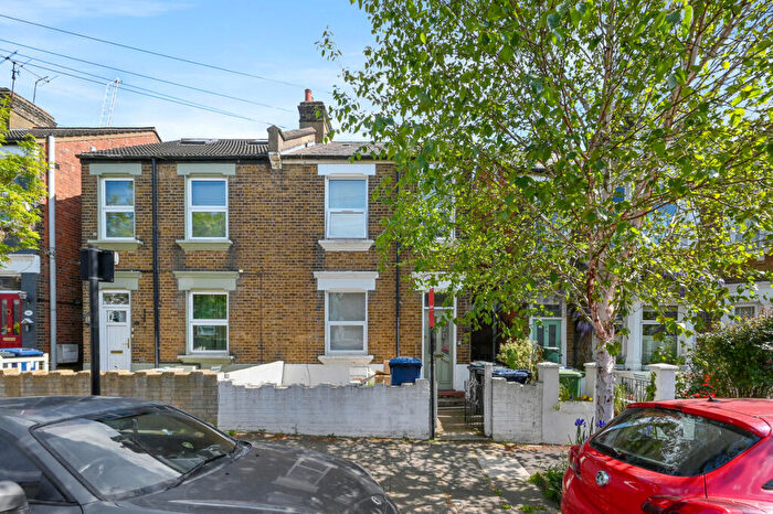 4 Bedroom Semi Detached House For Sale In Wells House Road, North Acton, NW10
