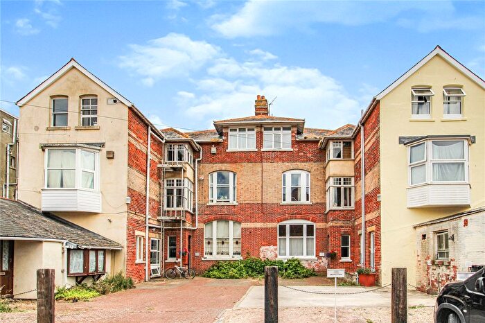 1 Bedroom Flat To Rent In Allenby Flats, Park Lane, Weymouth, Dorset, DT4