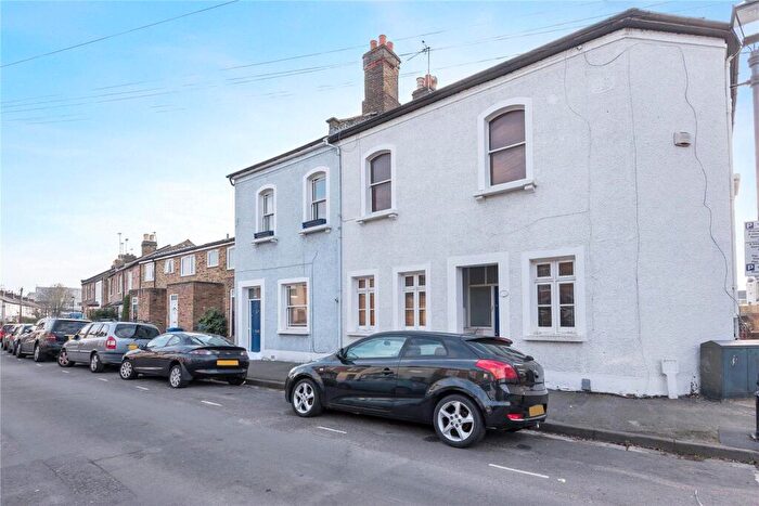 3 Bedroom Maisonette For Sale In Oxford Road, Windsor, Berkshire, SL4