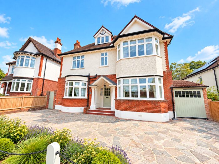 6 Bedroom Detached House For Sale In Kinnaird Avenue, Bromley, BR1
