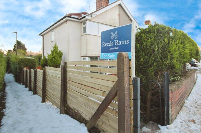 2 Bedroom Semi-Detached House For Sale In Foxwood Grove, Sheffield, South Yorkshire, S12