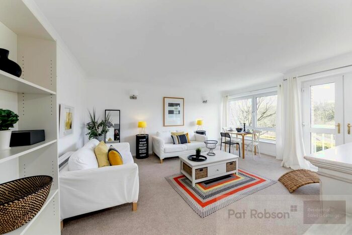 2 Bedroom Flat To Rent In Adderstone Crescent, Jesmond, Newcastle Upon Tyne, NE2