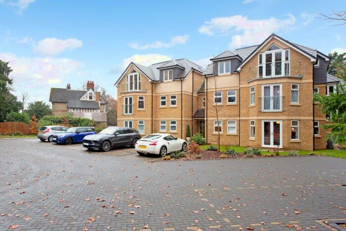 2 Bedroom Flat To Rent In Landscape Road Warlingham, CR6