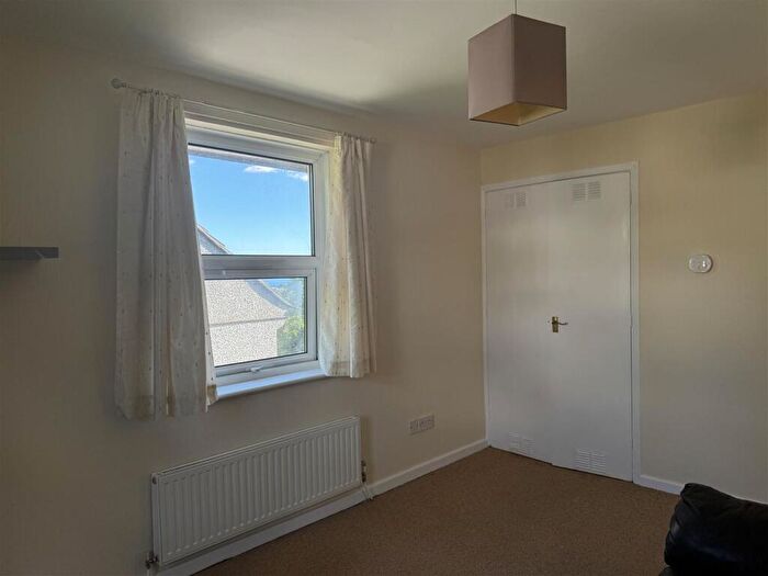 1 Bedroom Flat To Rent In Tregonissey Road, St. Austell, PL25