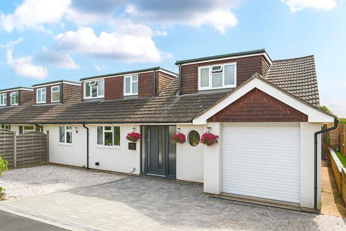 4 Bedroom Semi-Detached House For Sale In Bernard Avenue, Four Marks, Hampshire, GU34