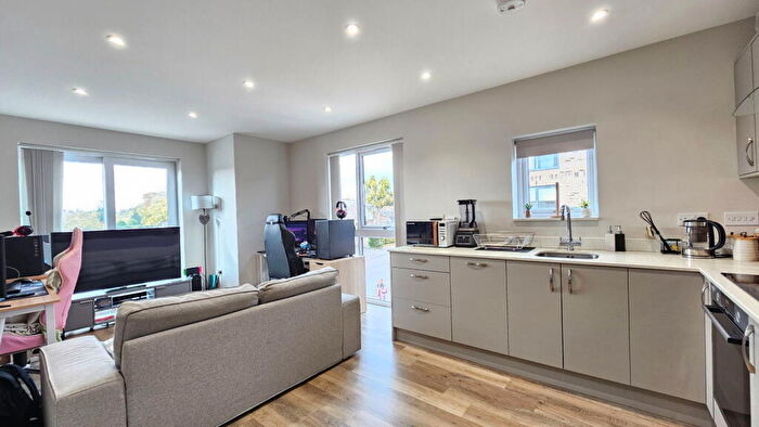 1 Bedroom Apartment For Sale In Hawkes House, Steel Close, Newbury, RG14