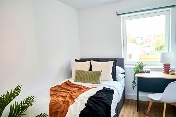 6 Bedroom Apartment To Rent In West Street, Bedminster, Bristol, BS3