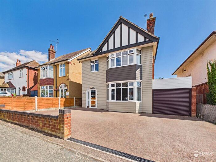 4 Bedroom Detached House For Sale In Highfield Avenue, Dovercourt, Harwich, CO12