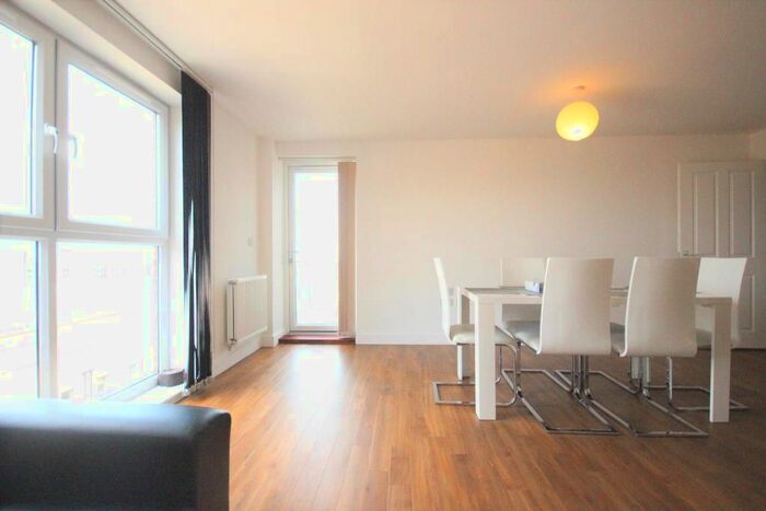 3 Bedroom Flat To Rent In Canterbury House, Honour Gardens, London, RM8