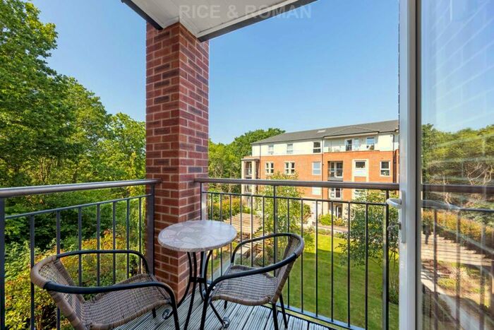 1 Bedroom Retirement Property For Sale In Augustus House, Virginia Water, GU25