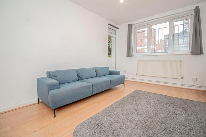 3 Bedroom Flat To Rent In Canrobert Street, London, E2