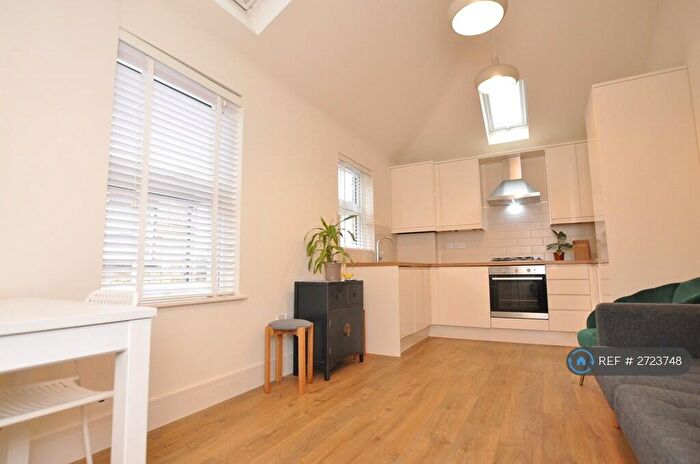 1 Bedroom Flat To Rent In High Road, London, N2