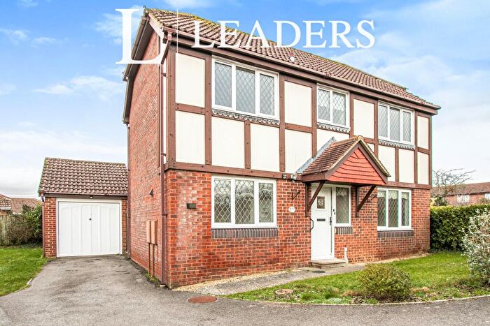 3 Bedroom Detached House To Rent In Doe Copse Way, BH25